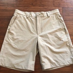 Vineyard Vines breaker shorts